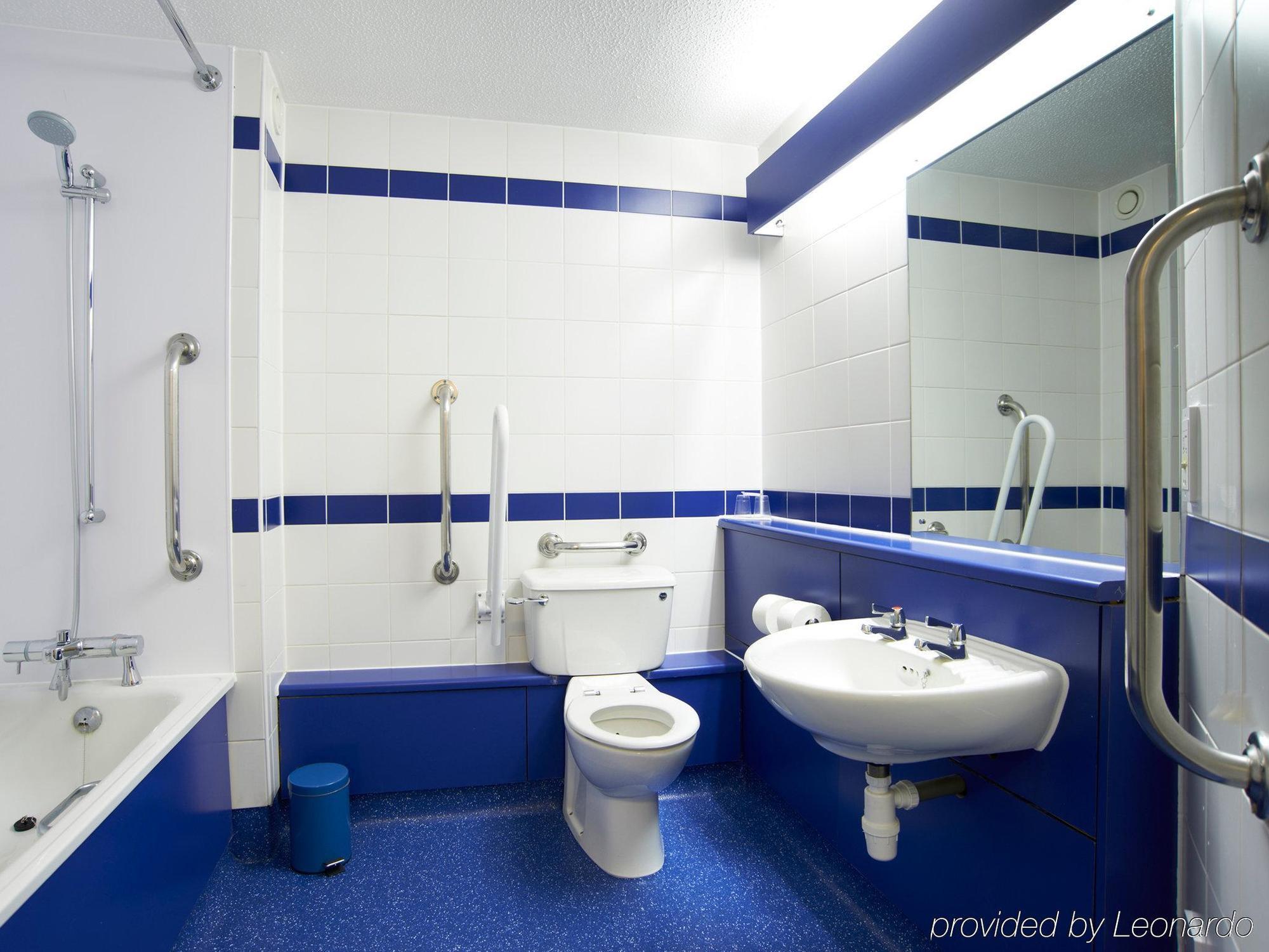 Travelodge Sheffield Central Exteriör bild